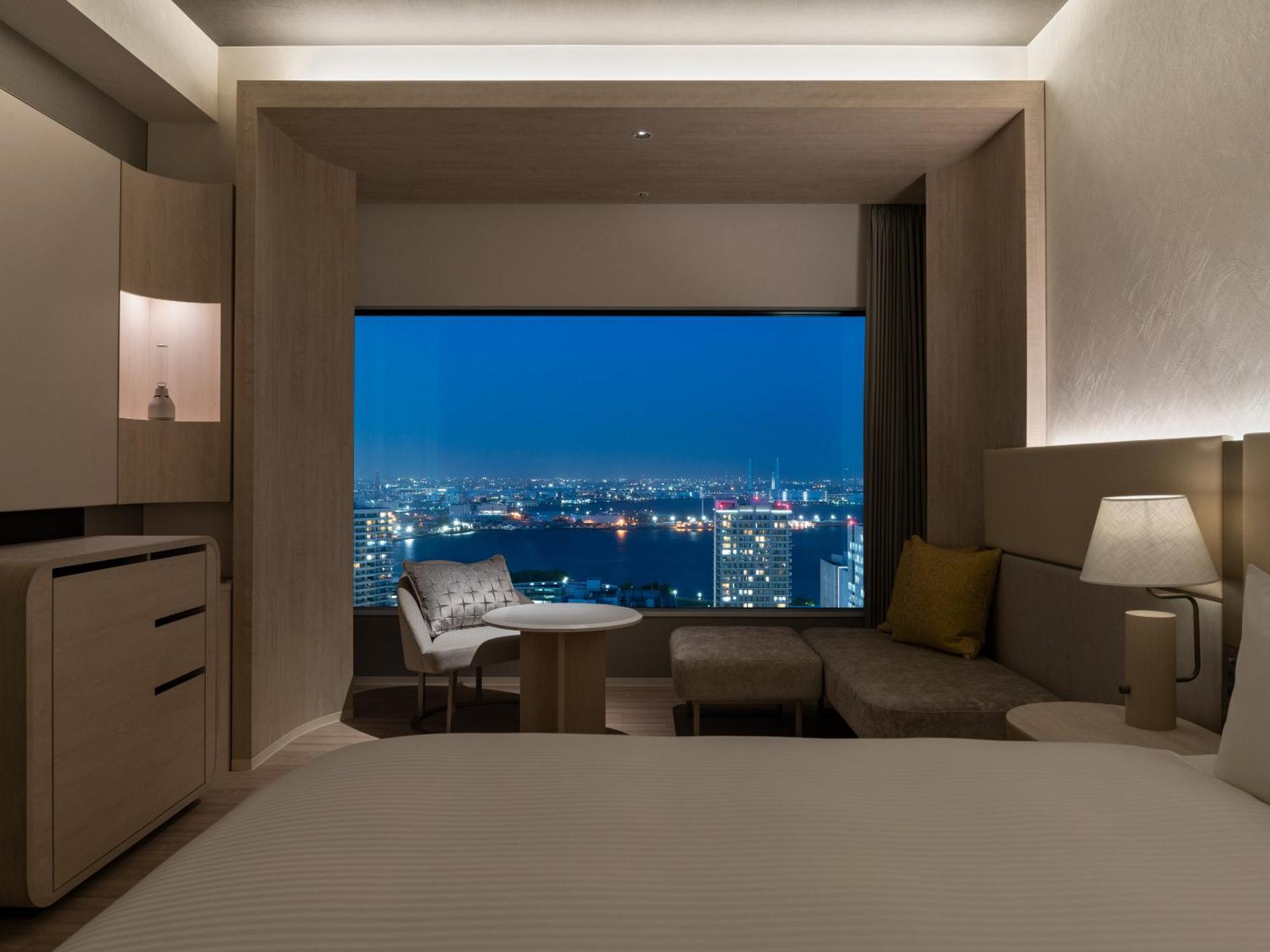Mitsui Garden Hotel Yokohama Minatomirai Premier Экстерьер фото A room at the hotel