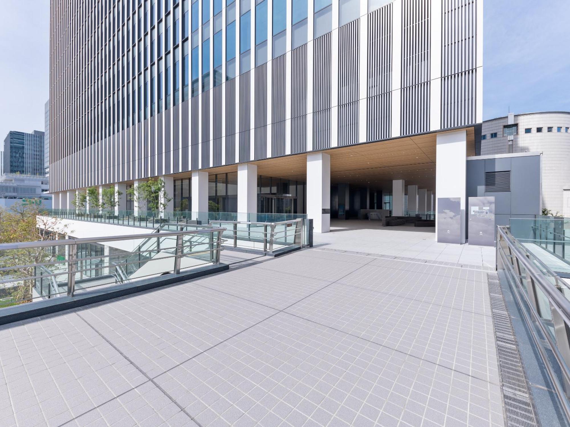 Mitsui Garden Hotel Yokohama Minatomirai Premier Экстерьер фото The rooftop observation deck