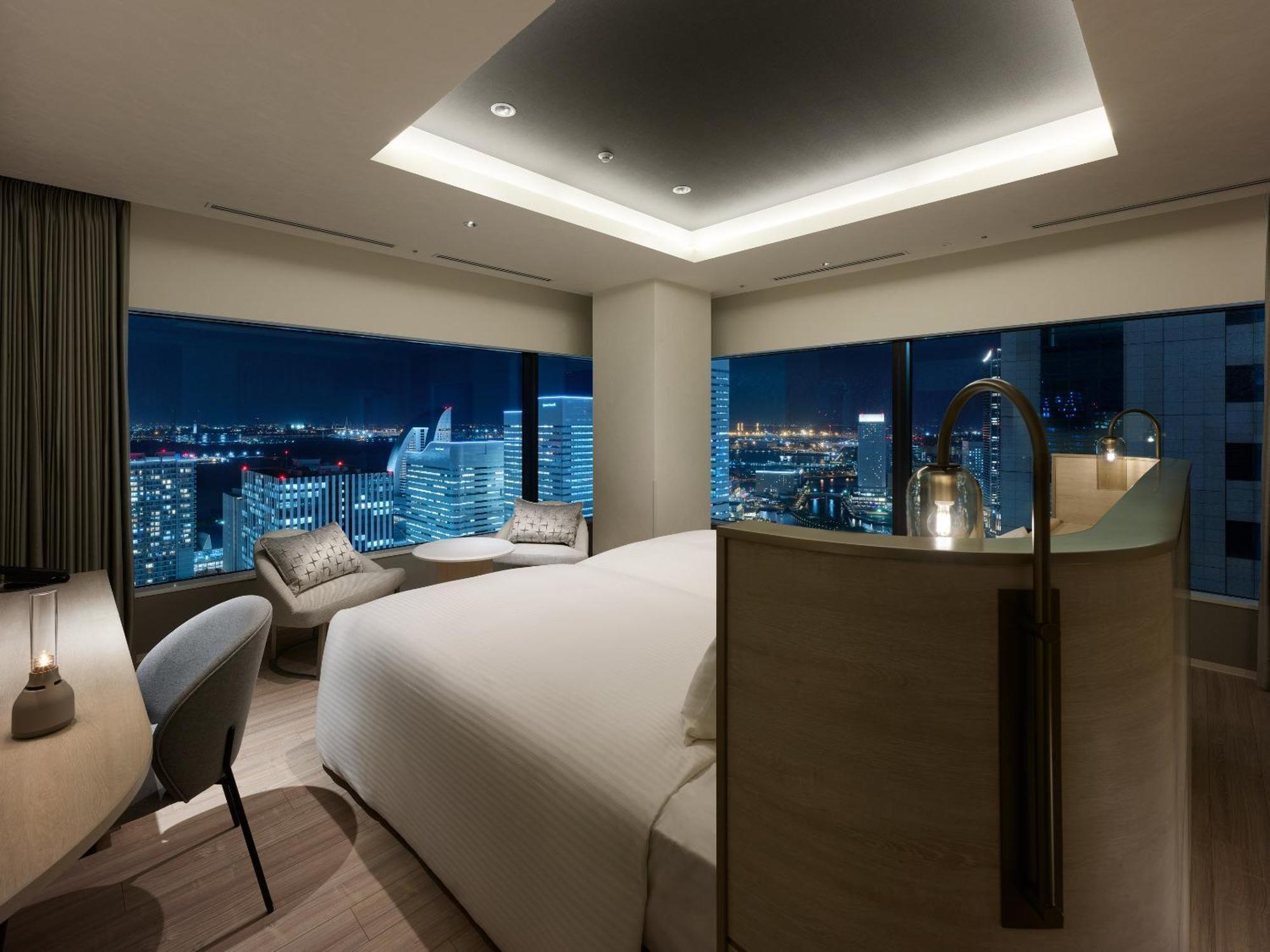 Mitsui Garden Hotel Yokohama Minatomirai Premier Экстерьер фото A bedroom at the hotel